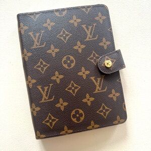 Louis Vuitton Agenda MM medium day date planner